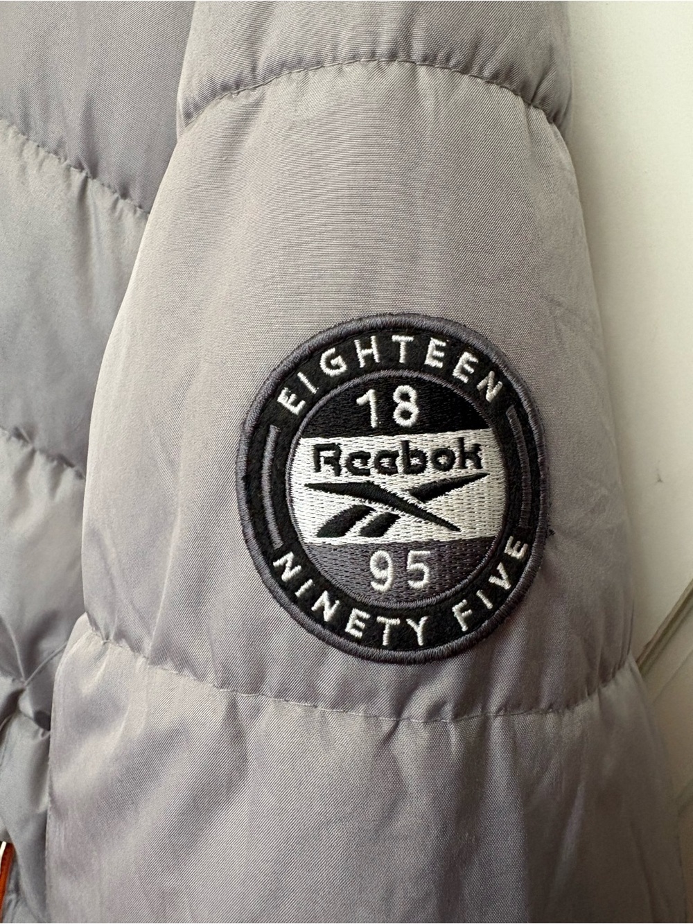 Men’s Reebok Puffer Jacket - Picture 3 of 5